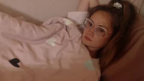 Snapshot of candylady136 chatting on June 19, 4:00 pm say meow and send tip online show from June 19, 4:00 pm