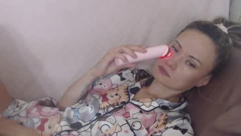 say meow and send tip  online show from July 29, 7:28 am