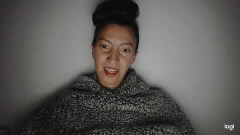 Snapshot of candymilfff chatting on January 15, 4:36 am candymilfff online show from January 15, 4:36 am