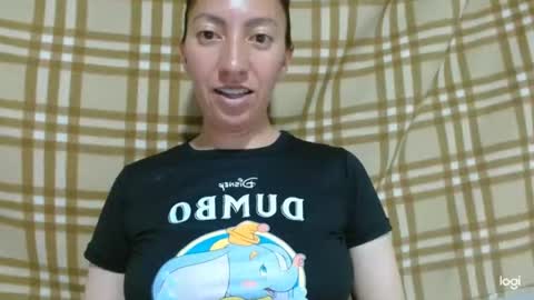 Snapshot of candymilfff chatting on October 29, 3:20 am candymilfff online show from October 29, 3:20 am