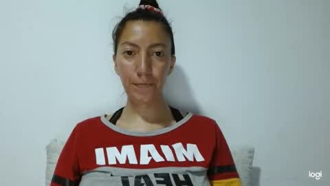 Snapshot of candymilfff chatting on November 8, 9:35 pm candymilfff online show from November 8, 9:35 pm