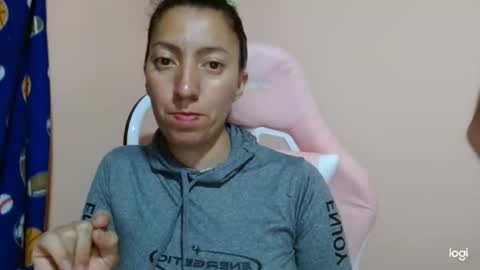 candymilfff online show from April 21, 8:44 pm