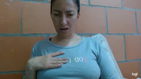 Snapshot of candymilfff chatting on June 9, 2:06 pm candymilfff online show from June 9, 2:06 pm