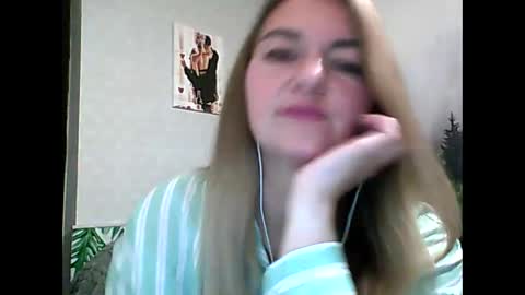 Daisy online show from September 18, 8:33 pm