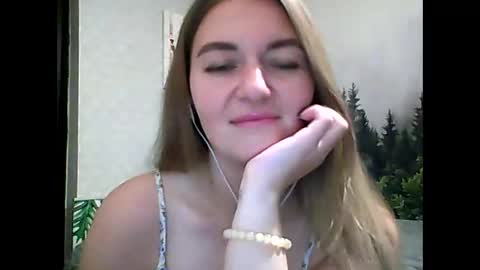 Daisy online show from October 17, 8:33 pm