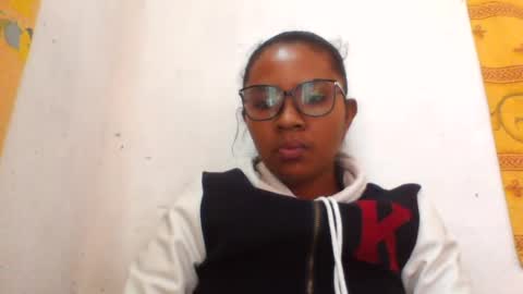 Snapshot of candysourensx chatting on June 22, 6:32 am CandySourensx online show from June 22, 6:32 am