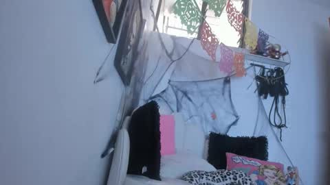 Snapshot of candytyler_ chatting on October 12, 4:06 pm candytyler_ online show from October 12, 4:06 pm