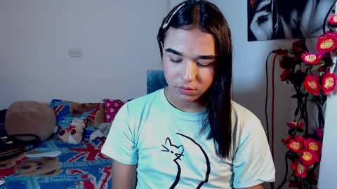 Snapshot of candyy_doll_ chatting on May 14, 5:25 am candyy_doll_ online show from May 14, 5:25 am