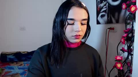 Snapshot of candyy_doll_ chatting on May 15, 4:30 am candyy_doll_ online show from May 15, 4:30 am