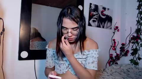 Snapshot of candyy_doll_ chatting on May 30, 5:04 am candyy_doll_ online show from May 30, 5:04 am