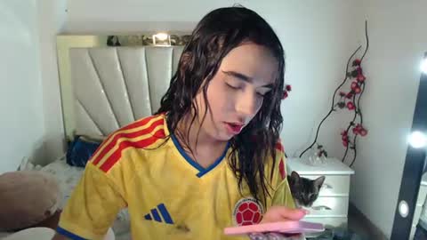 Snapshot of candyy_doll_ chatting on July 4, 7:03 am candyy_doll_ online show from July 4, 7:03 am