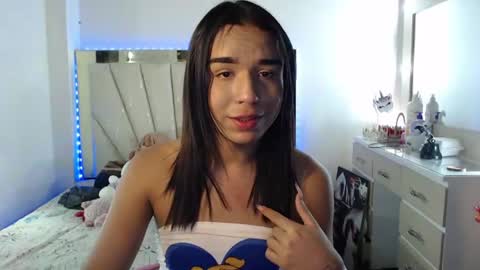 Snapshot of candyy_doll_ chatting on July 7, 2:58 am candyy_doll_ online show from July 7, 2:58 am