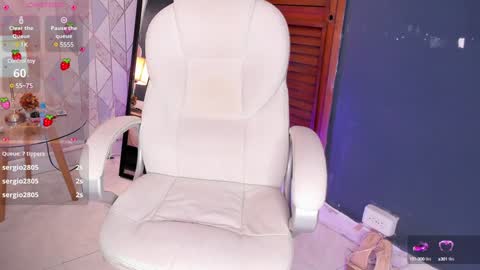 Snapshot of candyy_love1 chatting on January 25, 6:46 pm candyy_love1 online show from January 25, 6:46 pm