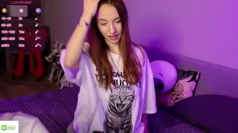 Snapshot of candyy_molly chatting on March 15, 1:22 am Candyy Molly online show from March 15, 1:22 am