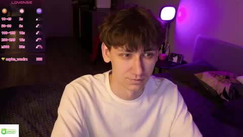 Snapshot of candyy_molly chatting on March 16, 1:33 am Candyy Molly online show from March 16, 1:33 am