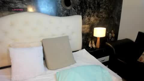 Snapshot of candyy_rain chatting on December 2, 3:18 pm Allison online show from December 2, 3:18 pm