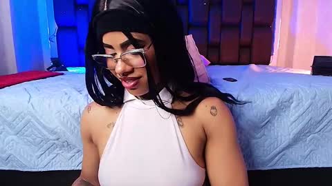 Aura  online show from February 26, 3:08 pm