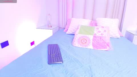 Aura  online show from November 5, 11:54 am