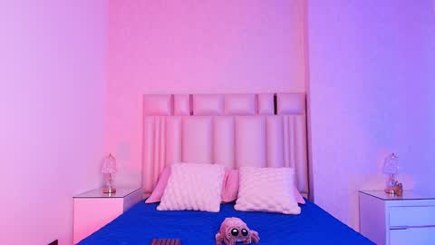 Aura  online show from November 19, 11:54 am