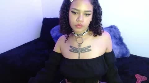 Snapshot of canela_s1 chatting on December 15, 4:44 pm canela_s1 online show from December 15, 4:44 pm