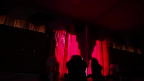 Snapshot of caneladevil_ chatting on June 17, 7:04 pm Camila online show from June 17, 7:04 pm