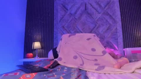 GABRIELA LOPEZ online show from January 19, 5:15 am