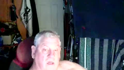 canoelicker69 online show from October 22, 7:35 pm
