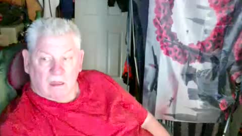 Snapshot of canoelicker69 chatting on May 6, 7:19 pm canoelicker69 online show from May 6, 7:19 pm