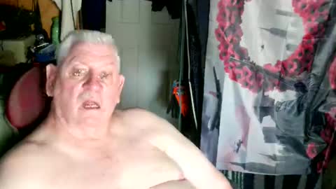 Snapshot of canoelicker69 chatting on May 9, 2:55 pm canoelicker69 online show from May 9, 2:55 pm
