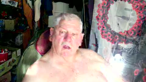 Snapshot of canoelicker69 chatting on May 21, 12:34 pm canoelicker69 online show from May 21, 12:34 pm