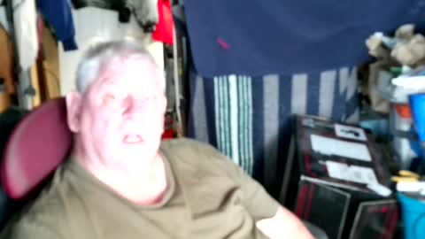 Snapshot of canoelicker69 chatting on July 12, 2:41 pm canoelicker69 online show from July 12, 2:41 pm