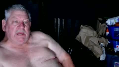 Snapshot of canoelicker69 chatting on July 20, 9:34 am canoelicker69 online show from July 20, 9:34 am