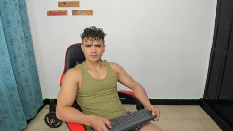 Snapshot of capitan_jones007 chatting on October 1, 12:44 pm jones online show from October 1, 12:44 pm