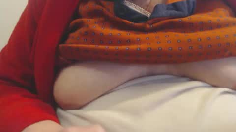 Snapshot of capitanfuturo44 chatting on May 17, 6:33 am Cinzia ex regina online show from May 17, 6:33 am