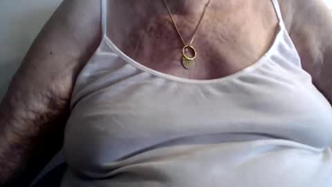 Snapshot of capitanfuturo44 chatting on May 30, 12:13 pm Cinzia ex regina online show from May 30, 12:13 pm