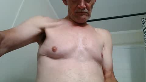 Snapshot of capone1072 chatting on September 16, 6:47 am capone1072 online show from September 16, 6:47 am