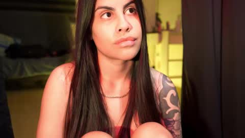 Snapshot of capriciousqueen chatting on November 15, 5:27 am Miyah online show from November 15, 5:27 am