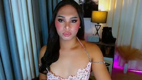 Snapshot of caprize_diva chatting on July 17, 2:07 am caprize_diva online show from July 17, 2:07 am
