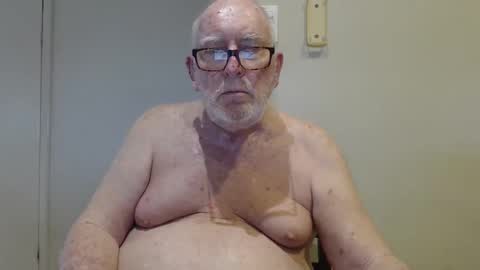 capt5105 online show from December 1, 10:43 pm