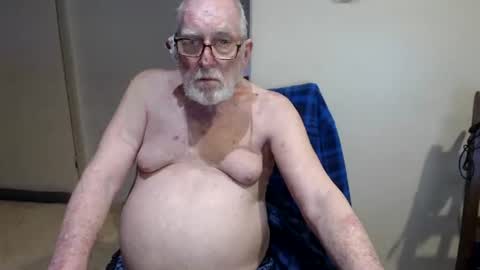 Snapshot of capt5105 chatting on June 20, 9:45 am capt5105 online show from June 20, 9:45 am