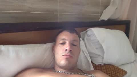 Snapshot of capt_oliver chatting on October 29, 4:15 am follow my twitter online show from October 29, 4:15 am