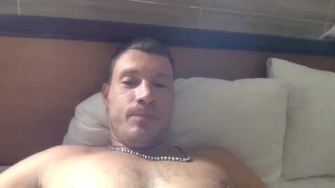 Snapshot of capt_oliver chatting on October 30, 4:14 am follow my twitter online show from October 30, 4:14 am