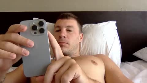 Snapshot of capt_oliver chatting on November 3, 4:47 am follow my twitter online show from November 3, 4:47 am