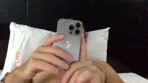 Snapshot of capt_oliver chatting on November 21, 5:39 am follow my twitter online show from November 21, 5:39 am