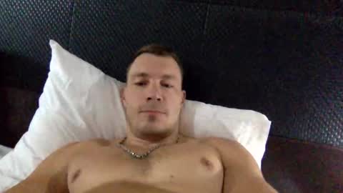 Snapshot of capt_oliver chatting on November 23, 6:02 am follow my twitter online show from November 23, 6:02 am