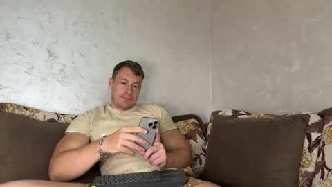 Snapshot of capt_oliver chatting on May 19, 11:16 am follow my twitter online show from May 19, 11:16 am