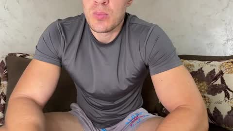 Snapshot of capt_oliver chatting on May 20, 9:48 am follow my twitter online show from May 20, 9:48 am