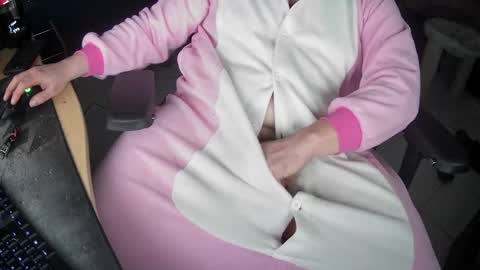 Snapshot of captain_fatcock chatting on February 16, 6:32 am captain_fatcock online show from February 16, 6:32 am