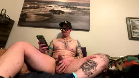 Snapshot of captaincumgun chatting on April 16, 3:18 am Captaincumgun online show from April 16, 3:18 am