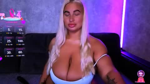 Snapshot of cara__harris chatting on June 15, 8:49 am . . online show from June 15, 8:49 am